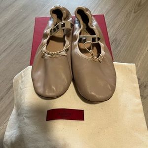 38.5 (Wom 8) Valentino Garavani rockstud ballet flats